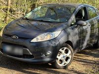 Gebraucht Ford Fiesta 97 PS (71 kW) 2010 Grau Kleinwagen