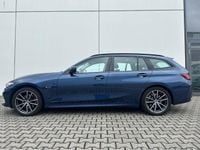 Gebraucht BMW 330e Sport Line 292 PS (214 kW) 2022 Blau Kombi