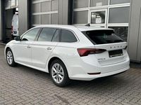 Gebraucht Skoda Octavia Style 116 PS (85 kW) 2023 Candyweiss Kombi