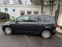 Gebraucht VW Touran Highline 150 PS (110 kW) 2017 Schwarz Van / Kleinbus