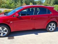 Gebraucht Mitsubishi Lancer Invite 140 PS (102 kW) 2011 Rot Limousine