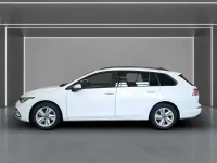Gebraucht VW Golf VIII Life 150 PS (110 kW) 2024 Weiß Kombi