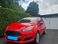 Gebraucht Ford Fiesta 101 PS (74 kW) 2014 Rot Kleinwagen