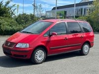 Second-hand VW Sharan Basis 116 CP (85 kW) 2004 Roșu Monovolum