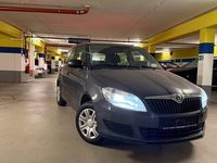 Gebraucht Skoda Fabia Active 75 PS (55 kW) 2012 Grau Limousine