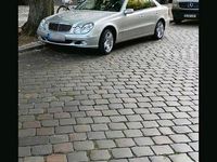 Gebraucht Mercedes E220 170 PS (125 kW) 2004 Silber Limousine