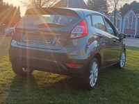 Gebraucht Ford Fiesta Trend 95 PS (69 kW) 2016 Grau Limousine