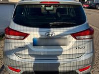Gebraucht Hyundai ix20 125 PS (91 kW) 2014 Silber Kleinwagen