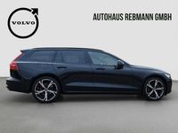 Gebraucht Volvo V60 Plus 197 PS (144 kW) 2025 Schwarz Kombi