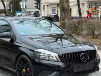 Gebraucht Mercedes A180 122 PS (89 kW) 2013 Schwarz Kleinwagen