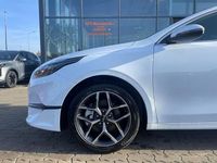 Neu Kia Ceed 140 PS (102 kW) 2025 Weiß Kleinwagen