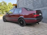 Gebraucht VW Vento 75 PS (55 kW) 1992 Rot Limousine