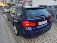 Gebraucht BMW 320 Advantage 190 PS (139 kW) 2018 Blau Kombi