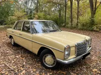 Gebraucht Mercedes 200/8 95 PS (69 kW) 1975 Gelb Limousine