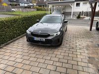 Gebraucht BMW 330 M Sport 286 PS (210 kW) 2023 Grau Kombi