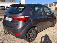 Gebraucht Hyundai ix20 125 PS (91 kW) 2015 Micron grey Kleinwagen