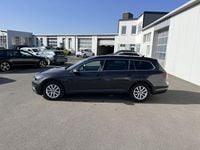 Gebraucht VW Passat Business 150 PS (110 kW) 2023 Mangangrau Kombi