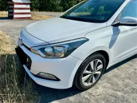 Gebraucht Hyundai i20 Trend 85 PS (62 kW) 2015 Weiß Limousine