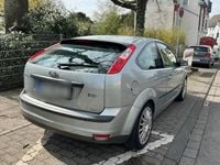 Second-hand Ford Focus 101 CP (74 kW) 2005 Argintiu Coupe