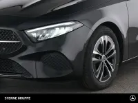 Gebraucht Mercedes A200 Advanced 150 PS (110 kW) 2025 Lack kosmosschwarz Limousine