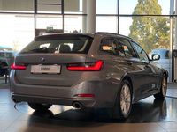 Gebraucht BMW 320 190 PS (139 kW) 2023 Grau Kombi