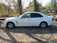 Gebraucht Mercedes E220 150 PS (110 kW) 2005 Weiß Limousine