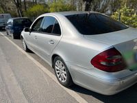 Gebraucht Mercedes E270 Avantgarde 177 PS (130 kW) 2002 Silber Limousine