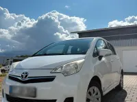Gebraucht Toyota Verso-S 99 PS (72 kW) 2013 Weiß Van / Kleinbus