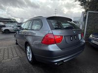 Gebraucht BMW 320 Exclusive 170 PS (125 kW) 2011 Grau Kombi