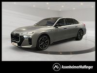 Gebraucht BMW M760e Executive 381 PS (280 kW) 2025 Frozen pure grey metallic Limousine