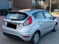 Gebraucht Ford Fiesta Titanium 125 PS (91 kW) 2016 Silber Kleinwagen