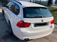 Gebraucht BMW 318 143 PS (105 kW) 2012 Weiß Kombi