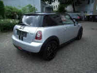 Gebraucht Mini Cooper 122 PS (89 kW) 2010 Pure silver metallic Kleinwagen