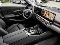 Neu BMW 520 197 PS (144 kW) 2026 Grau (sophistograu brillanteffekt) Kombi