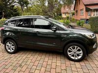Gebraucht Ford Kuga 182 PS (133 kW) 2017 Grün SUV