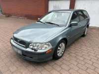 Gebraucht Volvo V40 122 PS (89 kW) 2002 Blau Kombi