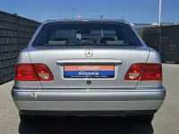 Gebraucht Mercedes E200 Elegance 136 PS (100 kW) 1998 Silber Limousine