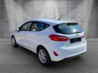 Gebraucht Ford Fiesta 101 PS (74 kW) 2018 Frostweiß Kleinwagen