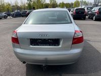 Używany Audi A4 102 KM (75 kW) 2004 Srebrny Sedan/Limuzyna