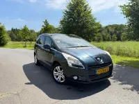 Gebraucht Peugeot 5008 156 PS (114 kW) 2013 Grau Van / Kleinbus