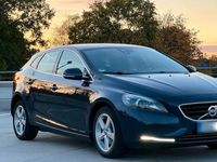 Gebraucht Volvo V40 116 PS (85 kW) 2013 Blau Limousine