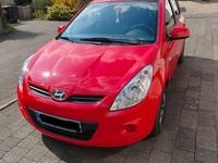 Gebraucht Hyundai i20 77 PS (56 kW) 2011 Rot Kleinwagen