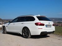 Gebraucht BMW 530 M Performance 320 PS (235 kW) 2016 Weiß Kombi