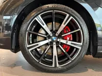 Neu BMW 550e Performance 489 PS (359 kW) 2026 Schwarz Kombi