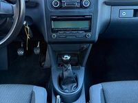 Gebraucht VW Touran Comfortline 105 PS (77 kW) 2011 Grau Van / Kleinbus