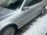 Gebraucht BMW 525 192 PS (141 kW) 2001 Silber Limousine
