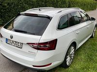 Gebraucht Skoda Superb Style 190 PS (139 kW) 2016 Weiß Kombi