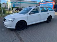 Gebraucht Skoda Octavia Fun 105 PS (77 kW) 2012 Weiß Kombi