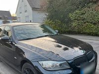 Gebraucht BMW 320 184 PS (135 kW) 2011 Schwarz Kombi