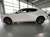 Neu Mazda 3 140 PS (102 kW) 2025 Snowflake white pearl Limousine